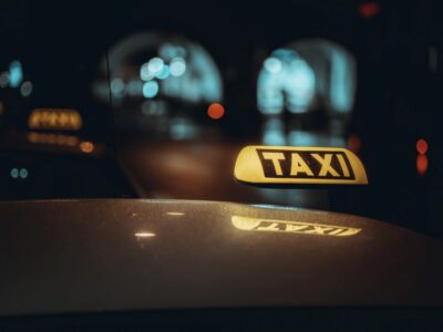 Taksówka w Polsce—kompleksowy przewodnik dla pasażera i kierowcy